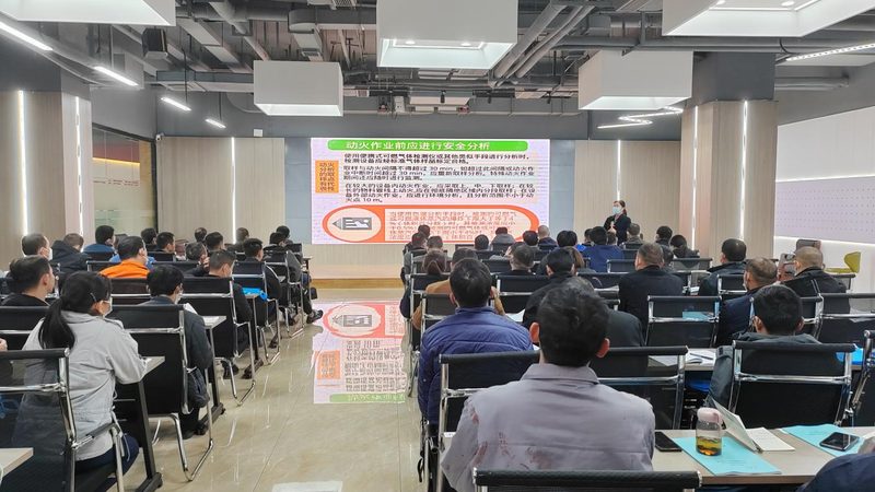 自考的考试难度相对较大，主要表现在以下几个方面：