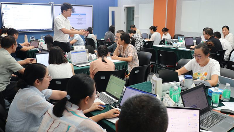 小标题：技能培训网课平台兴起背后的原因