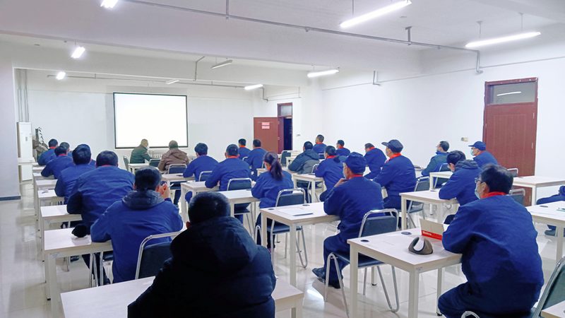 理论知识学习完成后，需要进行实践操作技能训练。可以通过以下几种方式进行：